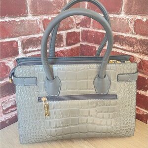 Gray croc style faux leather purse